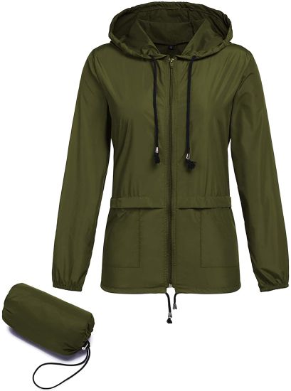 Lightweight Jacket Waterproof Raincoat Outdoor Hooded Windproof Zipped Windbreaker with a Carry Pouch